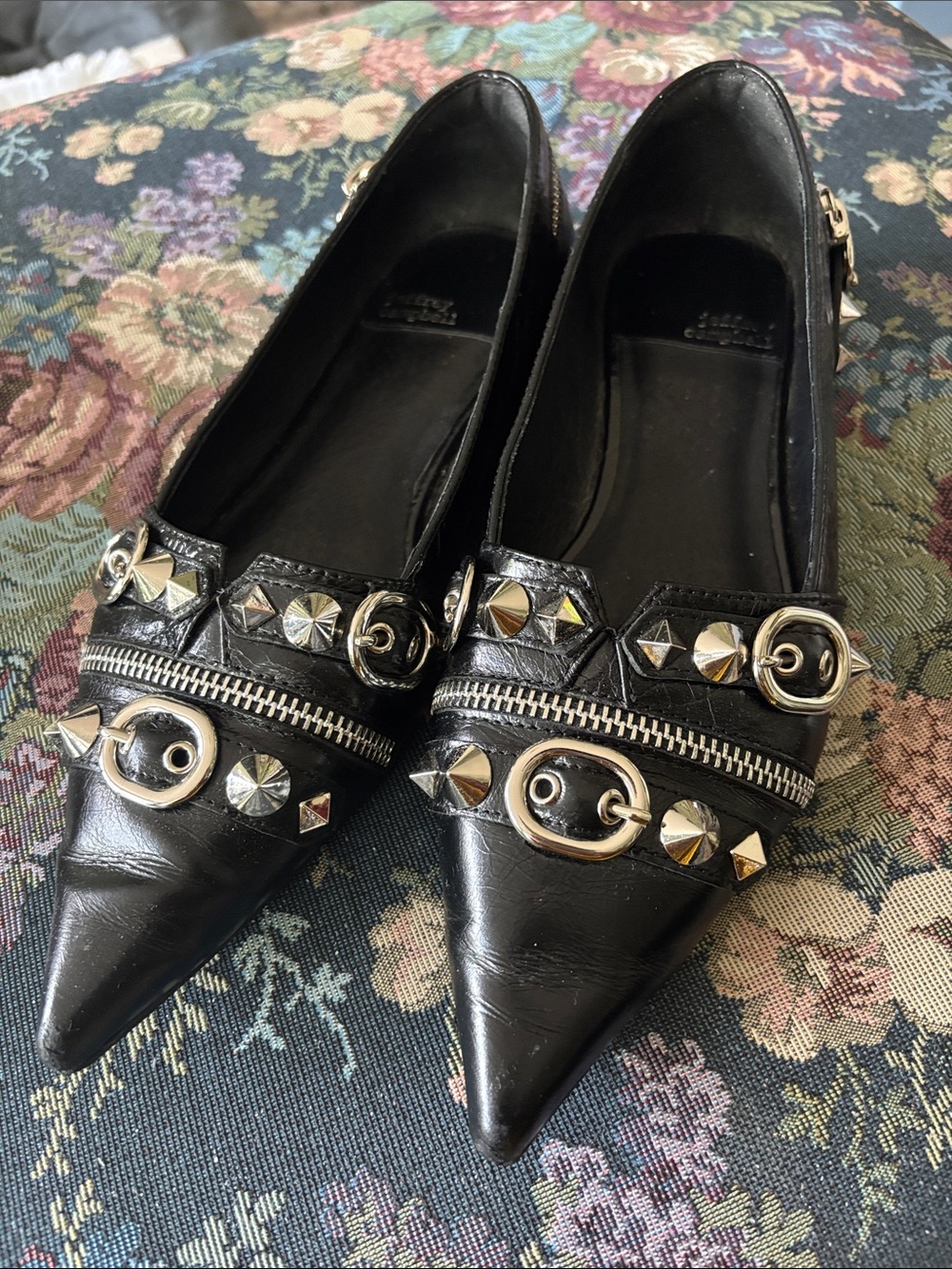 Jeffrey Campbell Black Pointed-Toe Studded Flats with Zipper Trim size 8 - Picture 2 of 7